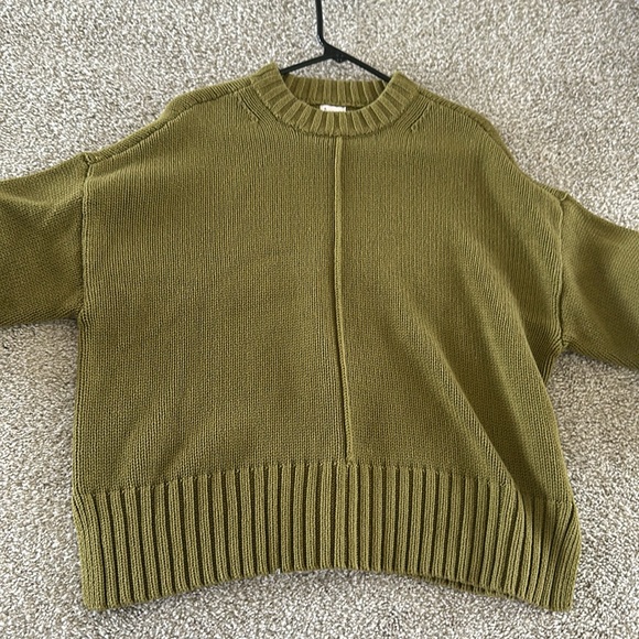 Army green sweater size M - Picture 2 of 3